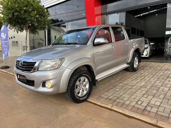 TOYOTA HILUX 2.7 SRV 4X4 CD 16V FLEX 4P AUTOMÁTICO TOYOTA HILUX 2.7 SRV 4X4 CD 16V FLEX 4P AUTOMÁTICO